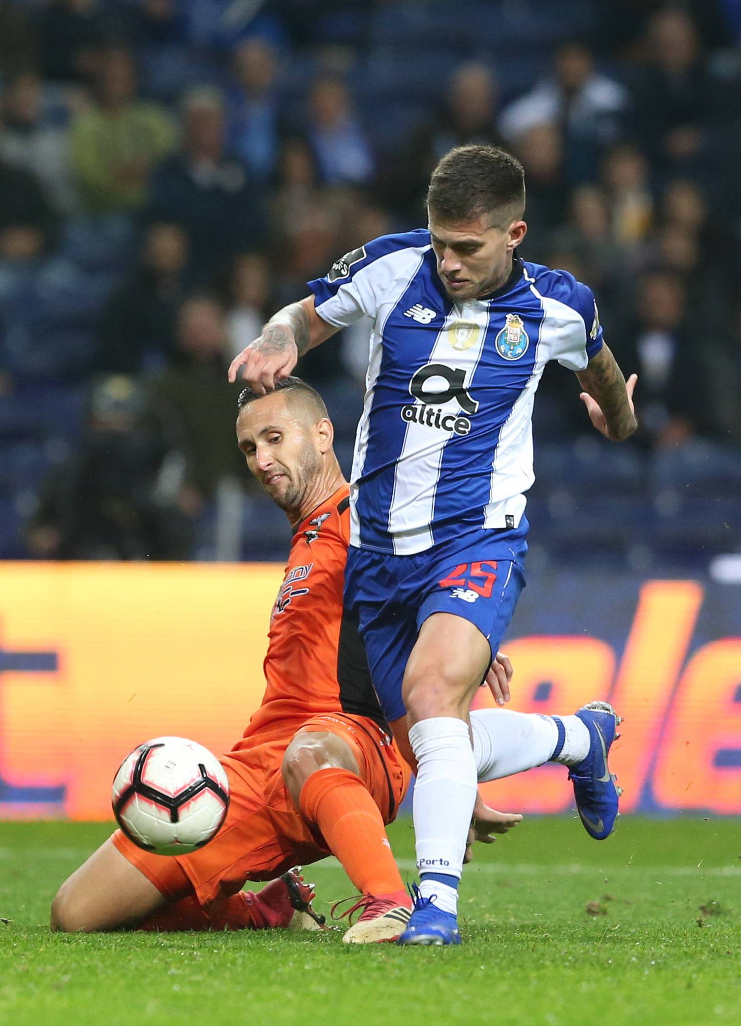 熊猫体育娱乐平台-清晨武汉三镇备战葡超，再遭质疑细节曝光，赛场秩序良好，球队文化再被提及的简单介绍